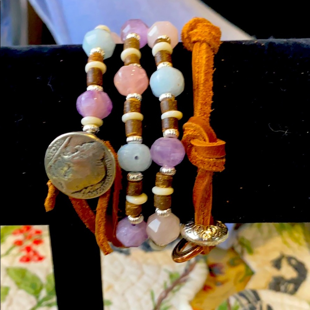 Handmade bracelet Morganite and leather